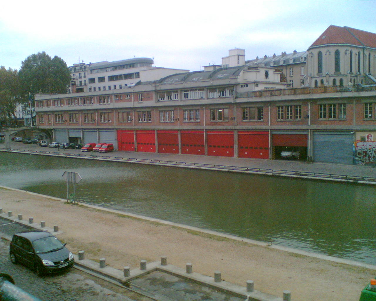 http://ddata.over-blog.com/xxxyyy/0/31/24/18/promenade-jemmapes/Photo011.jpg