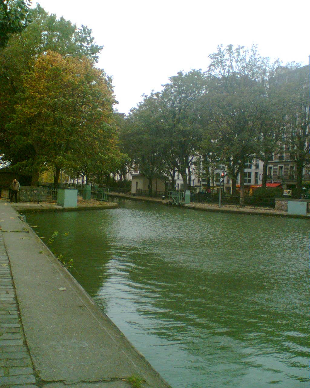 http://ddata.over-blog.com/xxxyyy/0/31/24/18/promenade-jemmapes/Photo018.jpg